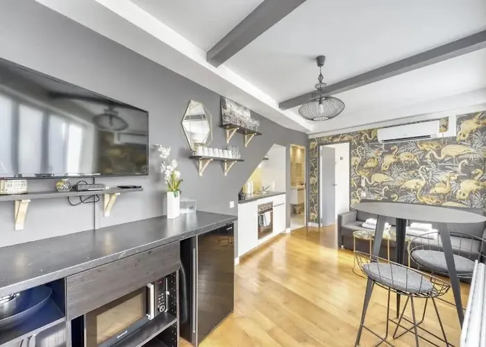 Montmartre Cozy And Bright 1Bd With Terrace
